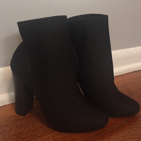 **SOLD**Mesh ankle high heeled boots! - Picture 2 of 4
