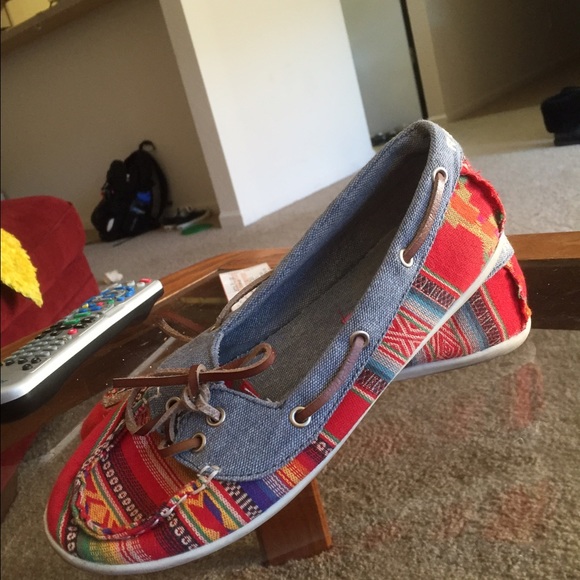 Tribal print boat shoes