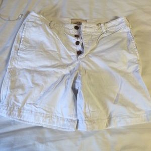 White Hollister shorts
