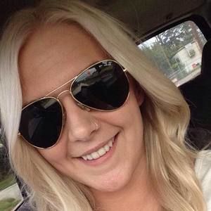 Meet your Posher, Carlie