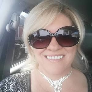 Meet your Posher, Lois