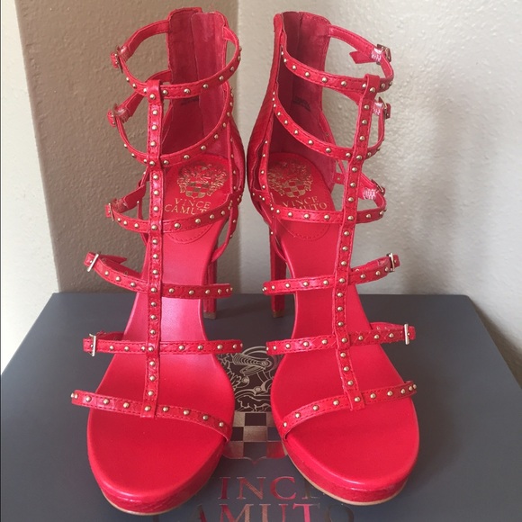 ❤️BNWB Red Vince Camuto strap heels❤️