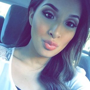 Meet your Posher, Areli