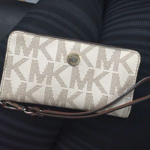 Michael Kors wristlet