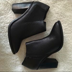 Steve Madden leather booties