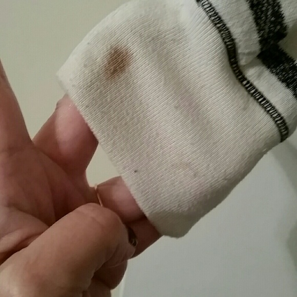 Final markdown Cream and black stripped top - Picture 3 of 4