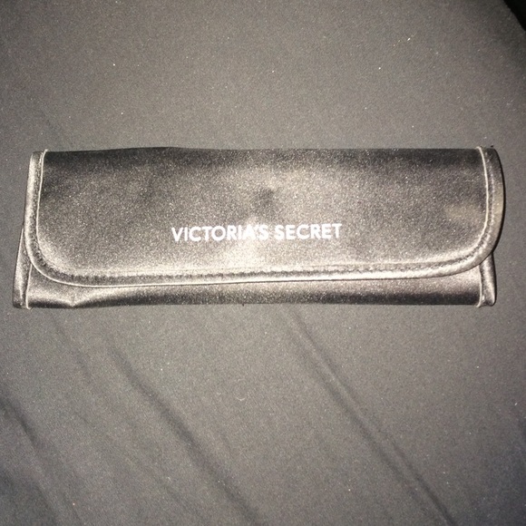 Victoria's Secret makeup brush set