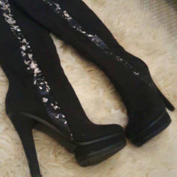 JENNIFER LOPEZ BLACK PLATFORM HIGH HEEL BOOTS