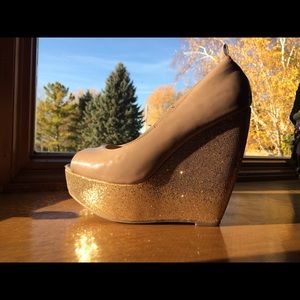 Size 10 Madden Girl Showstopper Wedges