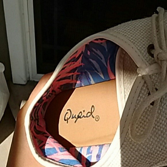 Beachy Canvas Lace Ups - Picture 2 of 2