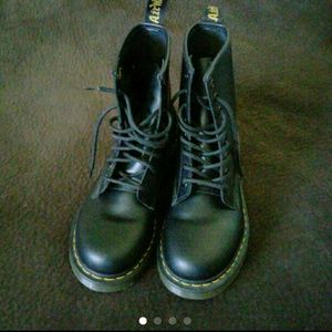 Dr martens PRICE IS FIRM