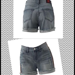 Rock & Republic® Fujirock Frayed Cutoffs Sz 4