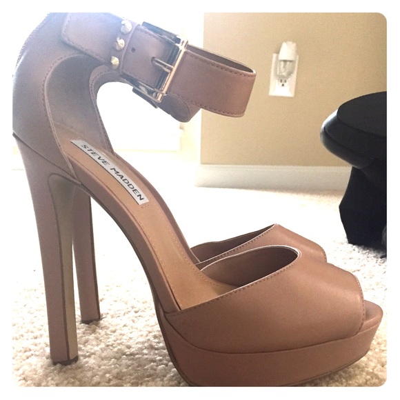 Steve Madden Heels - Picture 1 of 3