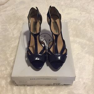 Steve Madden Haylow navy 5" heels