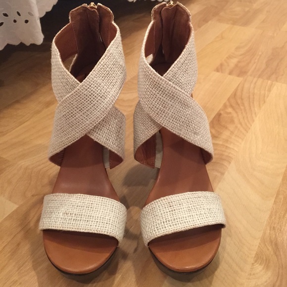 DVF wedges