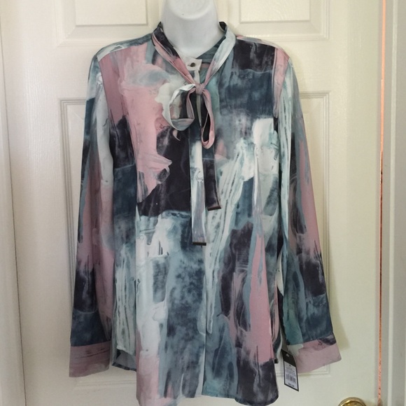 Beautiful silky blouse - Picture 2 of 3