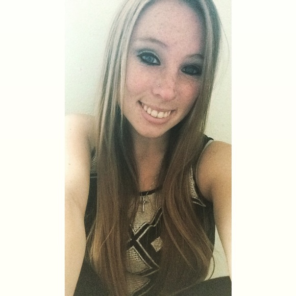 Meet your Posher, Alyssa - Picture 1 of 1
