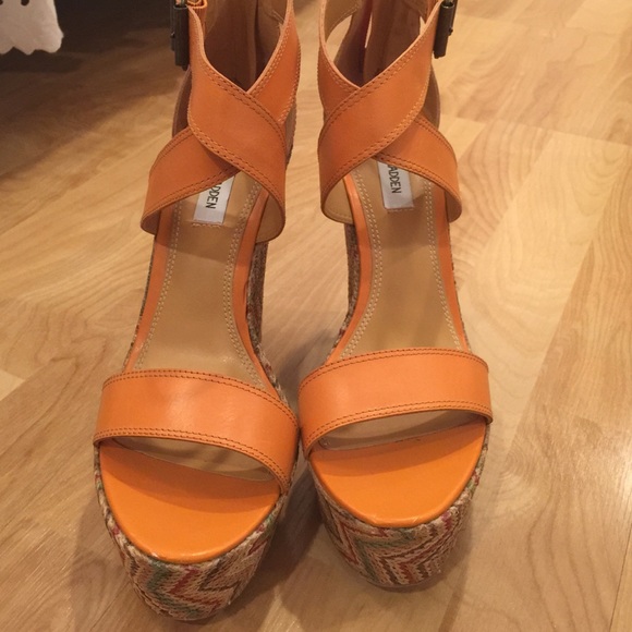 Steve Madden orange wedges