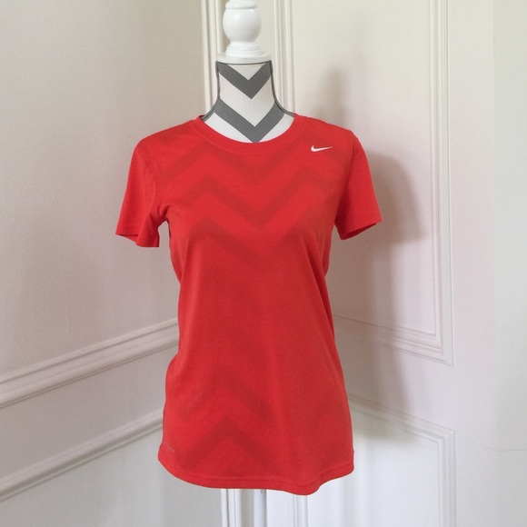 Nike Dri-Fit T-Shirt - Picture 2 of 4