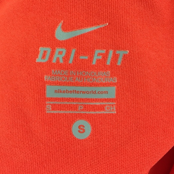 Nike Dri-Fit T-Shirt - Picture 4 of 4