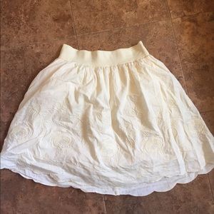 Creamy white flirty shirt