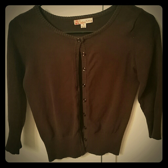 Half sleeve brown sweater