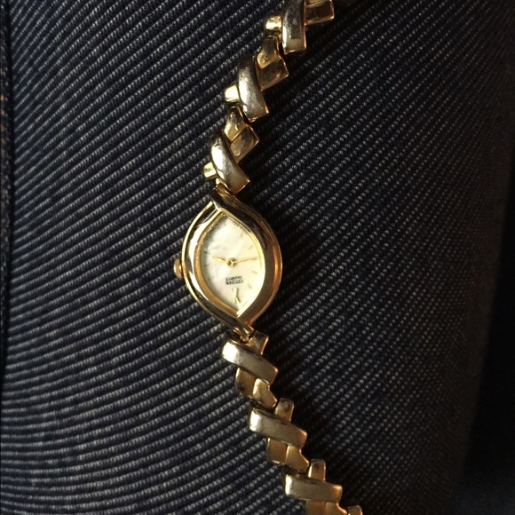 ANTIQUE CLASSIC "CITIZENS" QUARTZ WATCH - Picture 2 of 4