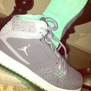 JORDAN MINT GREEN 23