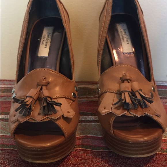 Tan moccasins heals
