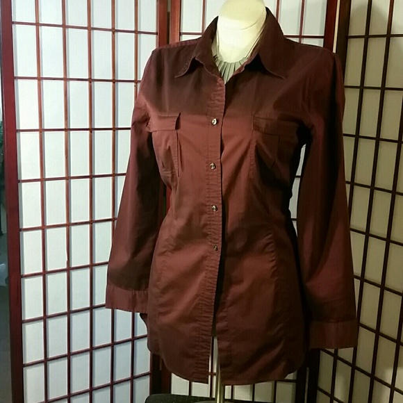 Long sleeves  Button up