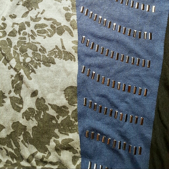 Gifted Free People | Feather Weight Light Top - Picture 2 of 4