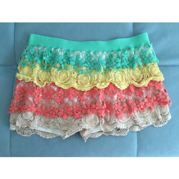 Ruffled skirt/shorts in Patels 😍 - Picture 1 of 1