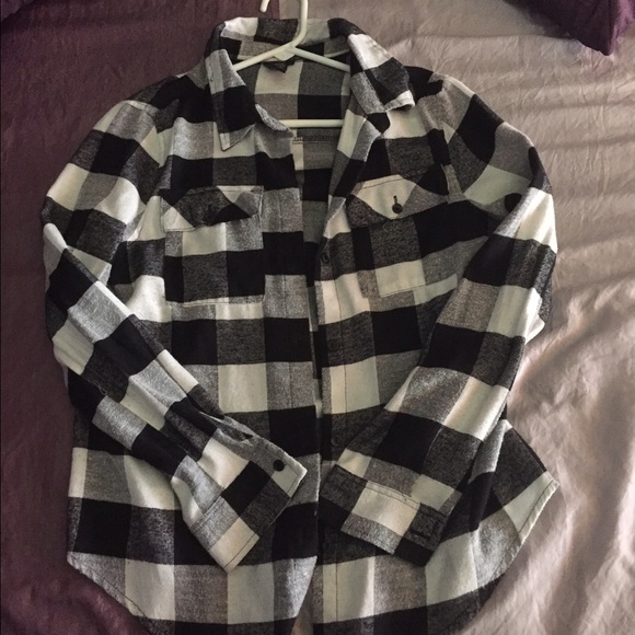 ❌SOLD❌ black and white flannel