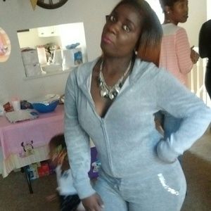 Meet your Posher, Daquina