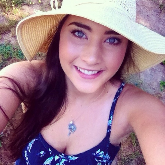 Meet your Posher, Evelyn - Picture 1 of 1