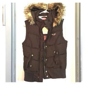 HOLLISTER: down vest.