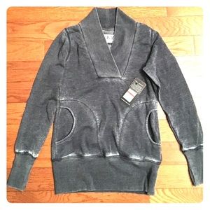 Andrew Marc performance v-neck sweater