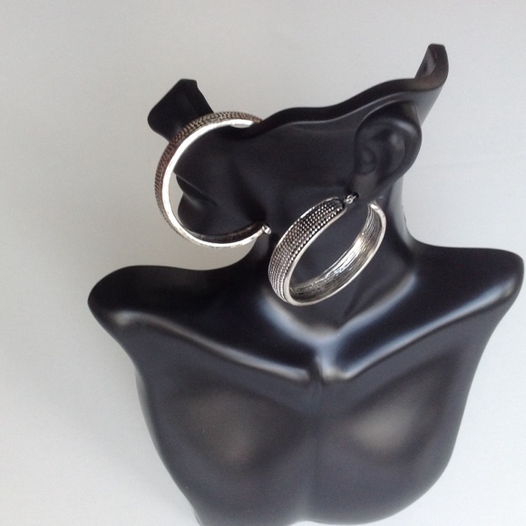 Jewelry - Silver tone large hoop pierced earrings /1.5" hoop