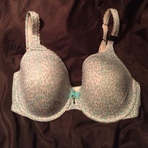 Body by Victoria's Secret Bra
