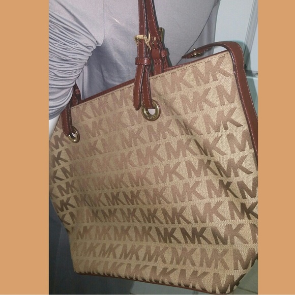 Michael Kors Handbags - Michael Kors Bag