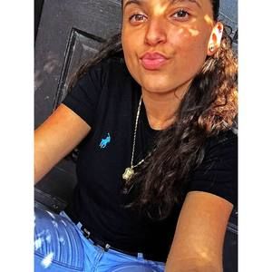 Meet your Posher, Carolina