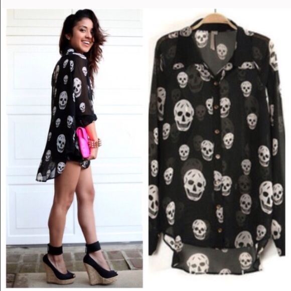 NWOT - OFF WHITE SHEER SKULL TOP! - Picture 3 of 3