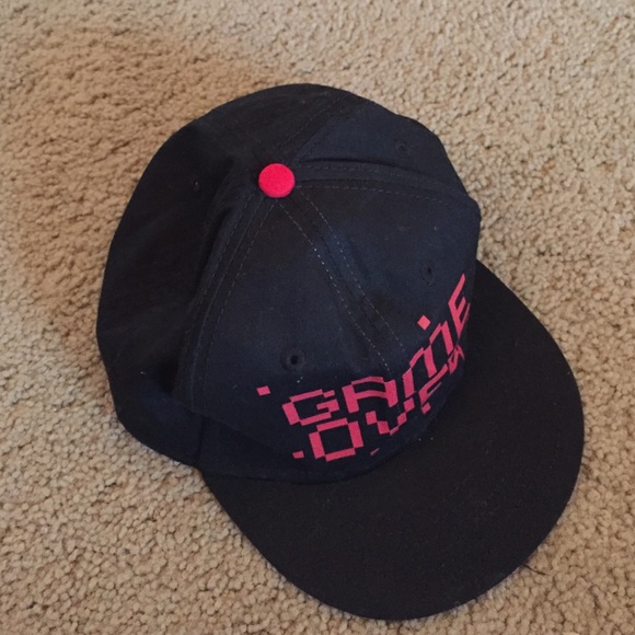 SnapBack Gamer Hat - Picture 4 of 4