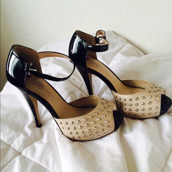 Authentic Rock & Republic Spiked Heels - Picture 1 of 1