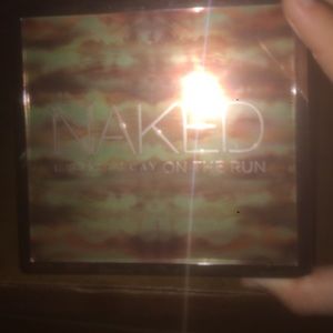 Naked on the run pallet