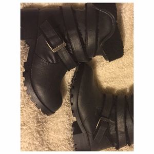 Low cut warm winter boots !