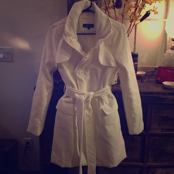 Rue21 OFF WHITE peacoat