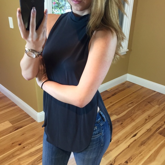 •SOLD OUT• Charcoal sleeveless blouse - Picture 3 of 4