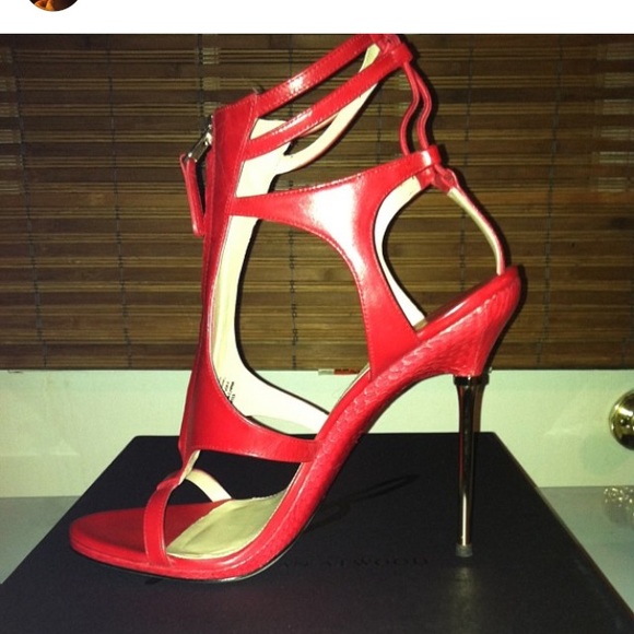 B Brian Atwood