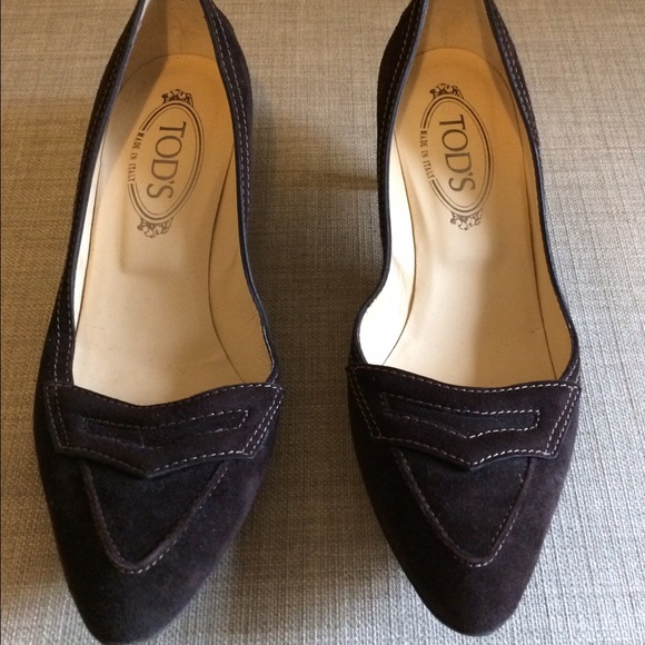 Tod's dark brown suede healed loafer